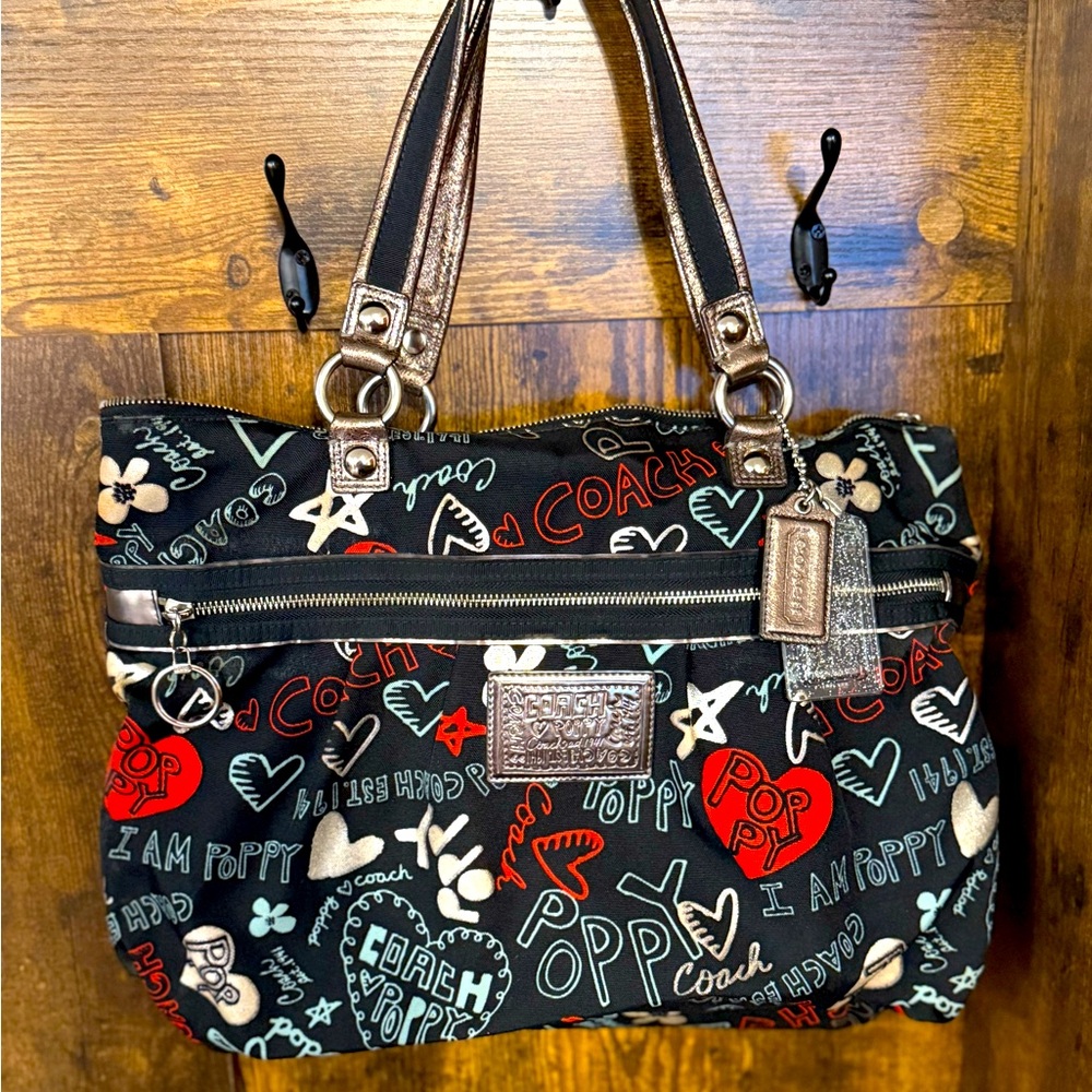 Coach RETIRED Poppy Black and Red Purse!